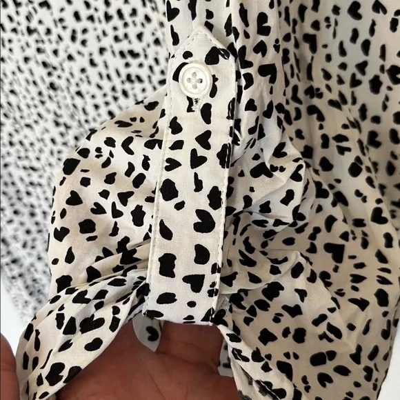 Black and White Patterned Blouse - Picture 3 of 5